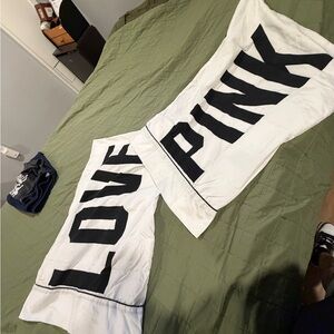 RARE VS PINK PILLOW CASES